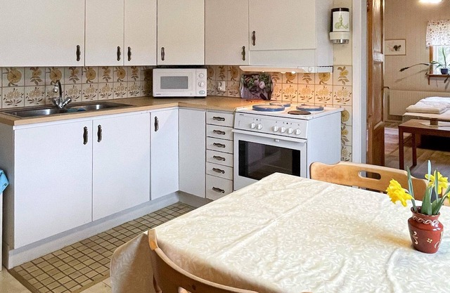 3 person holiday home in HENÅN