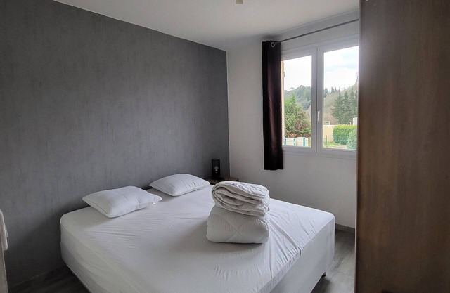 3-room apartment for rent by the week for 4 people, pets allowed