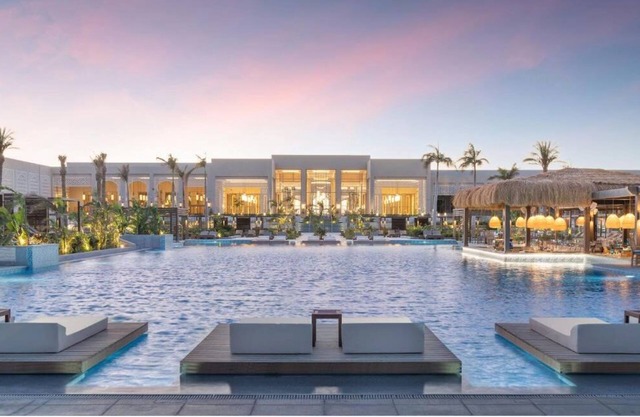 3-Room Group Retreat | Pools, Spa, Kids’ Club & Direct Beach Access