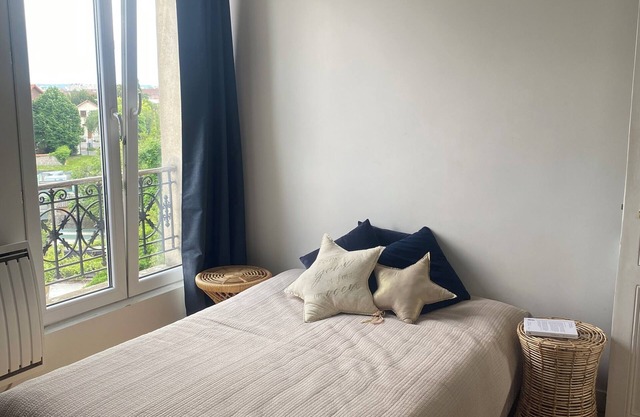 3 rooms - near Paris