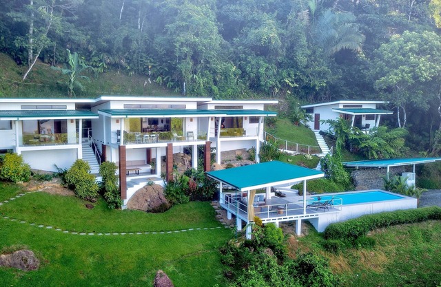 3 Suites-Amazing Views-Private pool-Near Dominical-Luxury-Wildlife-Enjoy!