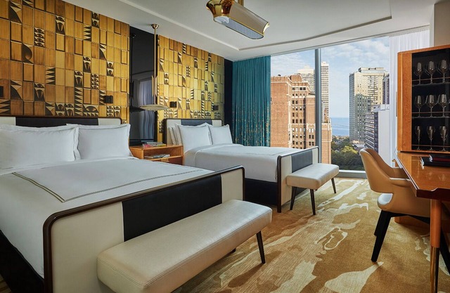 3 Viceroy Deluxe Lake View 2 Queen Rooms, Near Loyola University Museum of Art!