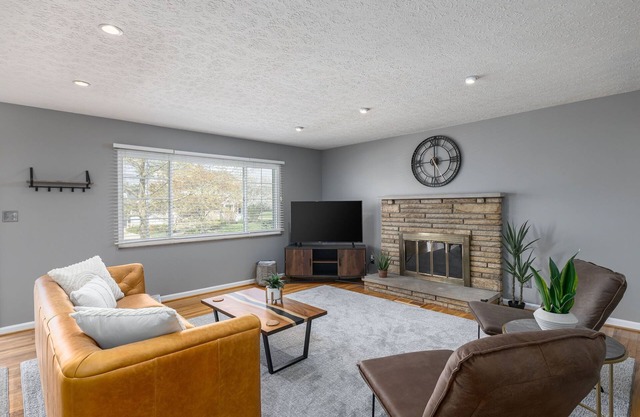 30 Day Min Rental - 3BR House - Dogs Welcome - Walk to Riverside Hospital