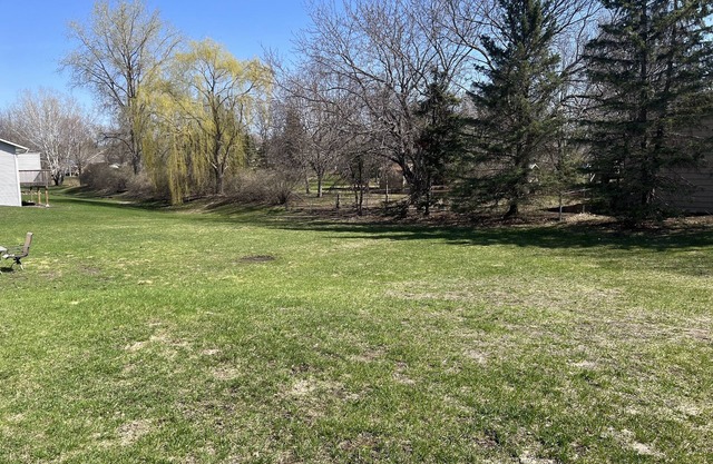 30 Day Prior Lake Vacation Special! Fully furnished 2 Bedroom Twin Home!