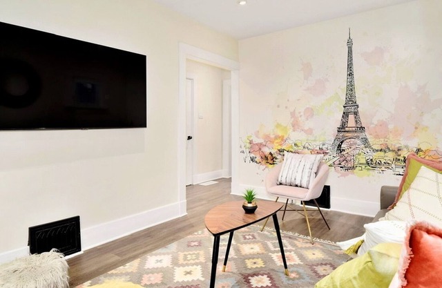 30+ day, Remote Work, Pet Friendly, Fenced Backyard, Near Downtown