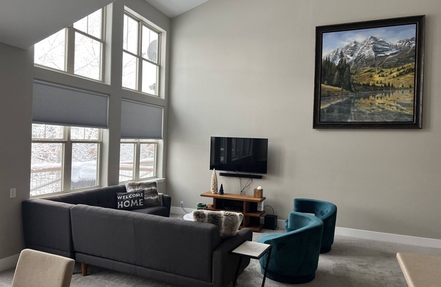 30+ Day Rental in the Aspen Valley - The Perfect Spot for Adventures!