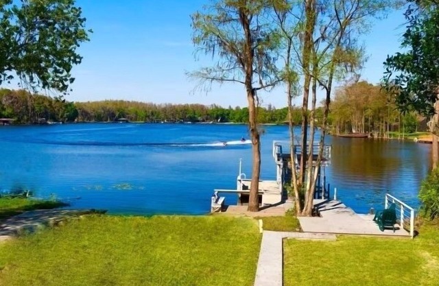 30 day rental Spectacular Ski Lake, 4 Bedroom, 3 Bath, Fire Pit, BBQ, 1.6 Acre