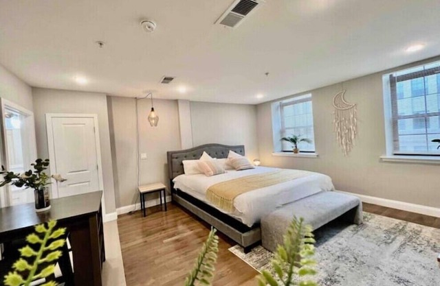 308 Cozy and warm King Bed APT in center cityn