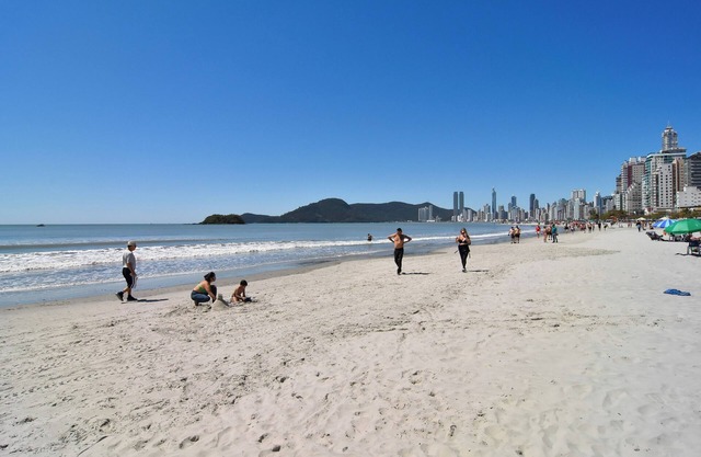 30m da Roda Gigante, 20m da Praia, PioneirosSW7082