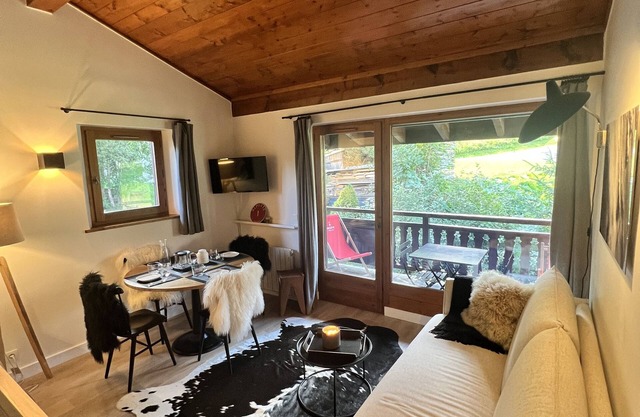 30m2 apartment - sleeps 4 500m from the Megève slopes + Parking - Wifi - Locker