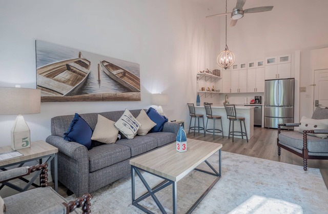 318 - Beautiful Modern 1 Bedroom Condo Suite