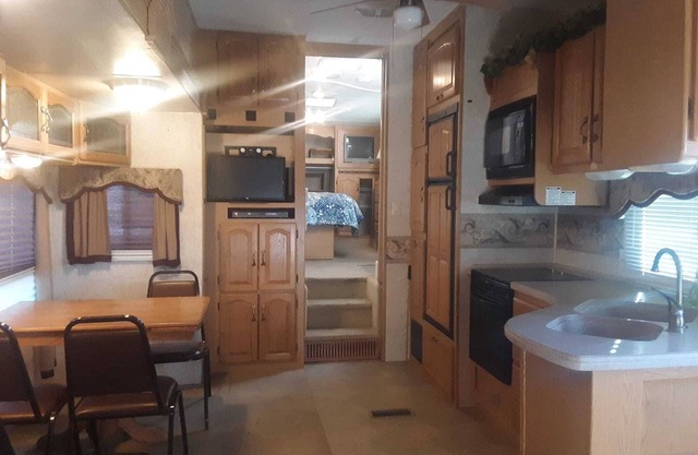 33' RV with two slide outs