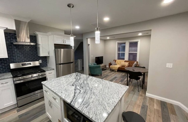 33 W. Moler (Upstairs) · Modern Chic in German Village & Merion Village Area
