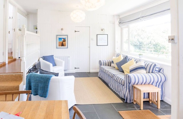 350m from beaches, pub and charming village of Hope Cove