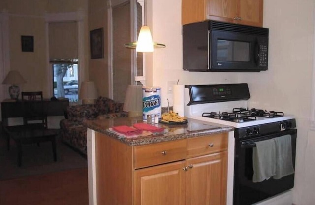 357 #A 1bedrm/1bath,dwntwn,Stanford,park,AC Hardwd