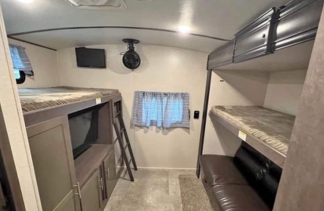 37.5 ft camper. Sleeps 9. Delivery option is available.