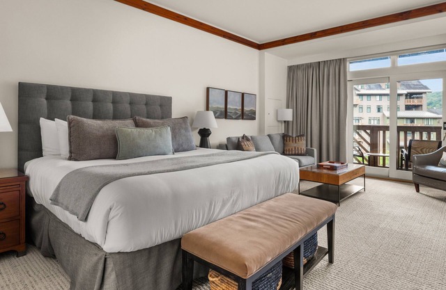 #378 | Remodeled Studio | Vermonter | 3rd Floor Mt Mansfield Views