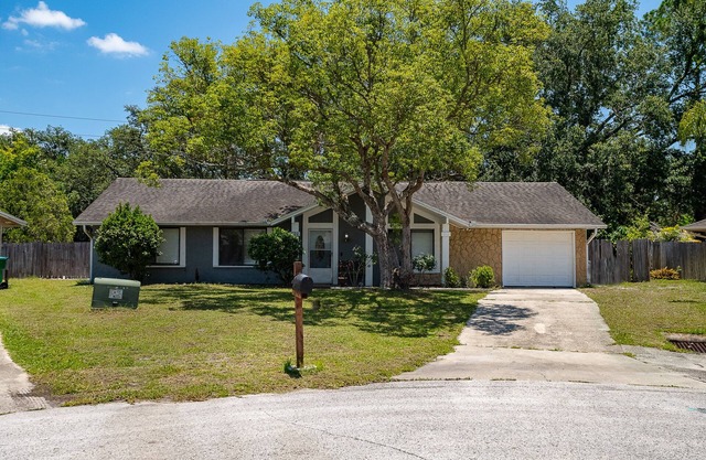 3B/2Ba Home with Commmunity Pool. 30min from Universal Studios