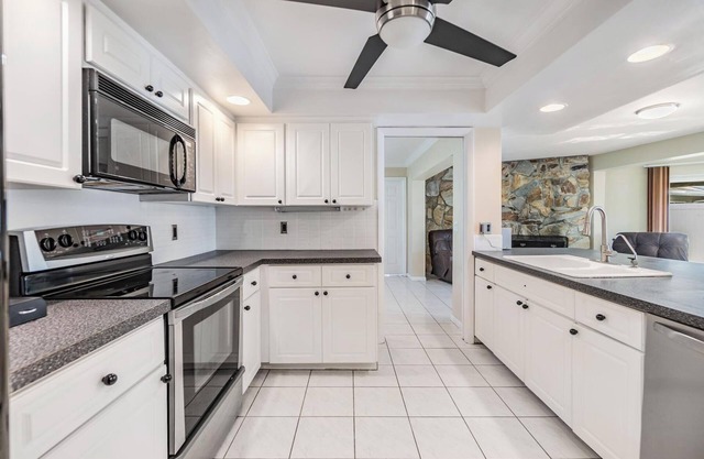 3Bd/2Ba Home w/Private Dock & Free Boat Parking