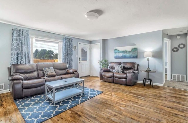 3BD Dog Friendly Mid-Term & Corporate Rental