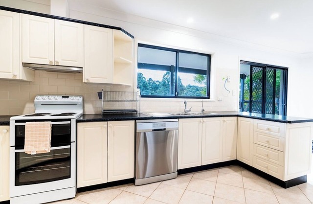 3BD Exclusive Manor Retreat Farm