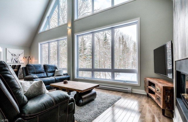 3BDRM Zen Private Chalet - Spa/Firepit/Ski, 3BDRM Zen Tremblant Chalet - Ski/Hike/Swim