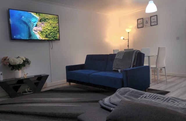 3Bed Maidstone Stay - WiFi, Parking, London Access