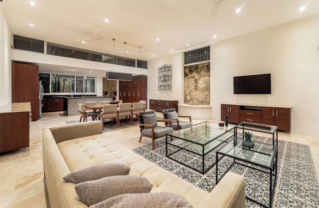 3Bedroom Oasis 2 blocks from Paseo Montejo