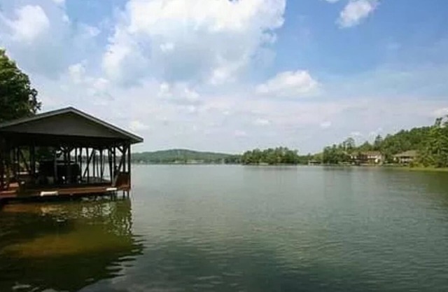 3BR 2BA Hot Springs Village on Lake Balboa with boat slip & lots of golf options