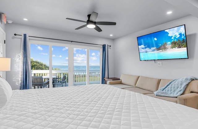 3br/3ba Oceanfront Paradise Upstairs Duplex
