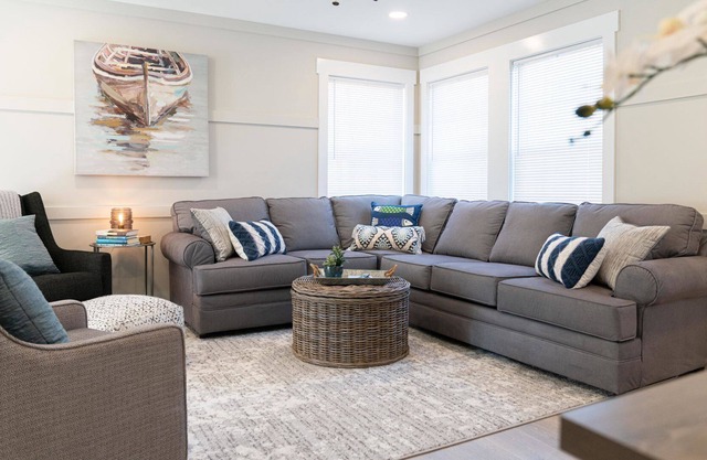 3BR at Virginia Street