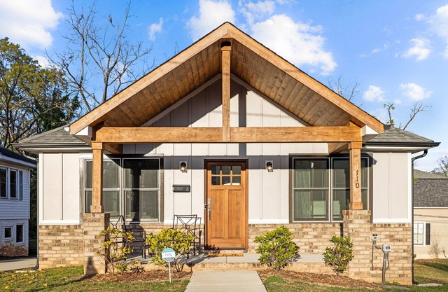 3BR Downtown Retreat King Bed Cozy & Fast WiFi