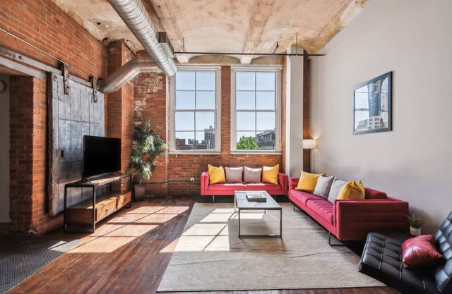 3BR Luxury Loft Oasis with Gym