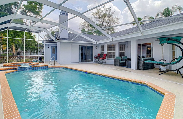 3BR Luxury Pool Home. Heated Pool. Pool Table