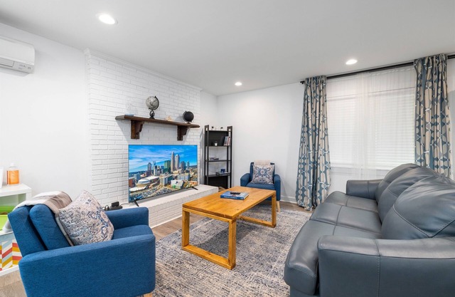 3BR Matthews Home*EV Charger*Dog Friendly