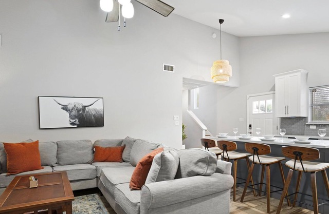 ★3BR Modern East ATX |UT|ACL|SXSW|DT-Dog friendly★