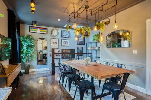 3BR Oasis with Private Theater & High-Speed Wi-Fi