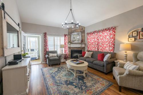 3BR with Loft - Near The Strip - FREE TICKETS INCLUDED - FW2-6