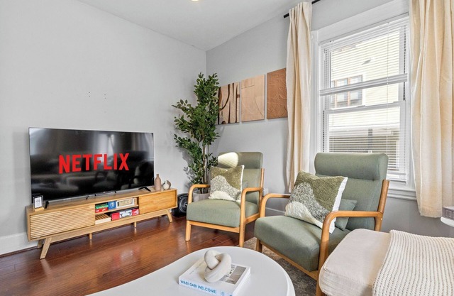 3BR2BATH Lux Home in Somerville
