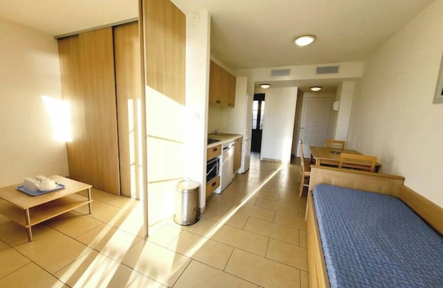 4/6-bed apartment. Breathtaking view of the sea and marina