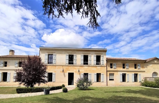 4* accommodation: Logis du Cardinal near Saint-Emilion