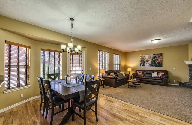 4 Bdrm Close To Everything!