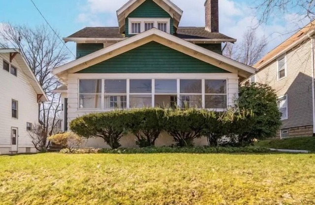 4 Bdrm in Highland Square, Akron