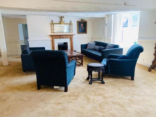 4 Bed 17th century Coach House