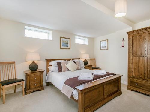 4 Bed in Brixham BX072