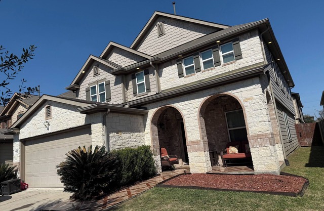 4 Bedroom/2 1/2 bath pleasant house with AC in vibrant Houston