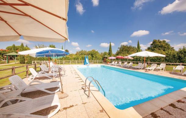 4 bedroom accommodation in Orentano PI