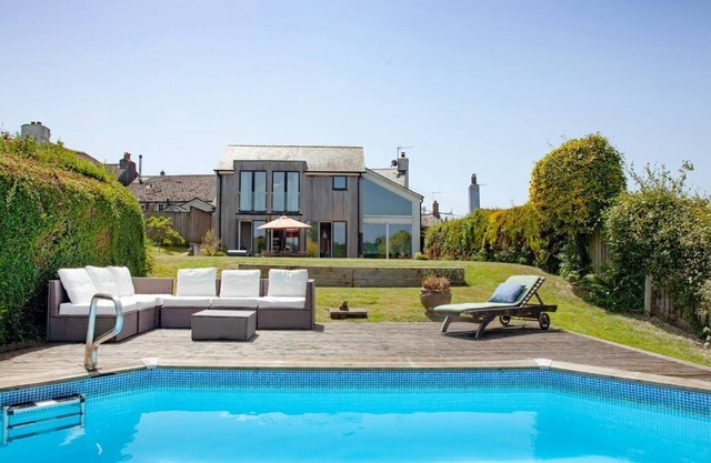 4 bedroom accommodation in Modbury, near Ivybridge