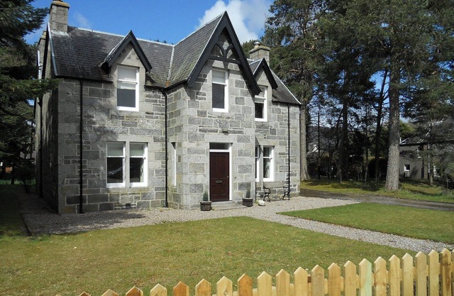4 bedroom accommodation in Newtonmore, near Aviemore