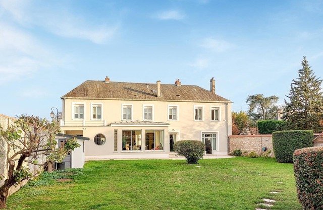 4 bedroom accommodation in Étréchy